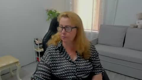 Snapshot of fraumartha chatting on 07-11-26, 01:25 FrauMartha online show from 07-11-26, 01:25