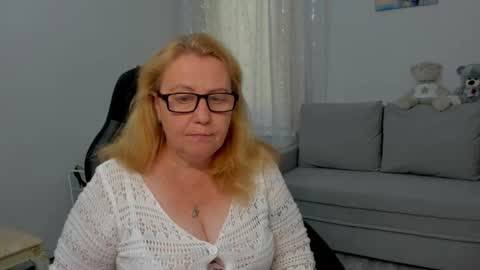 Snapshot of fraumartha chatting on 07-17-26, 12:34 FrauMartha online show from 07-17-26, 12:34