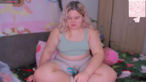 Snapshot of freakcute_friends chatting on 01-07-26, 04:09 Alice online show from 01-07-26, 04:09
