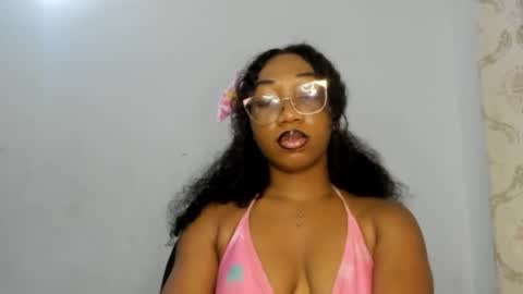Snapshot of freaky_ebonygirl chatting on 10-04-25, 06:44 Freaky ebonygirl online show from 10-04-25, 06:44