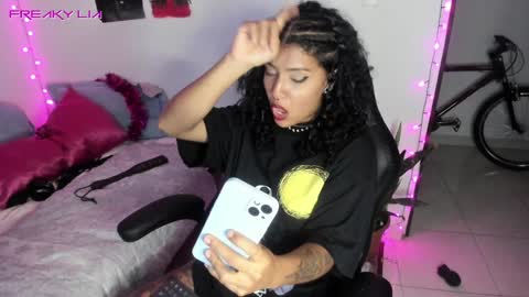 Snapshot of freaky_lia chatting on 12-06-24, 02:35 Lia Gomez online show from 12-06-24, 02:35