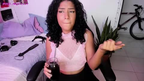 Snapshot of freaky_lia chatting on 02-13-25, 10:22 Lia Gomez online show from 02-13-25, 10:22