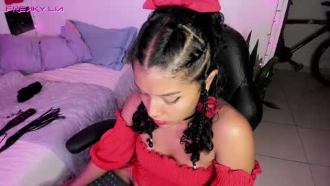 Snapshot of freaky_lia chatting on 02-16-25, 02:42 Lia Gomez online show from 02-16-25, 02:42