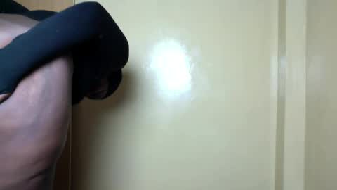 Snapshot of freaky_lyne chatting on 06-12-26, 12:09 Lyne online show from 06-12-26, 12:09