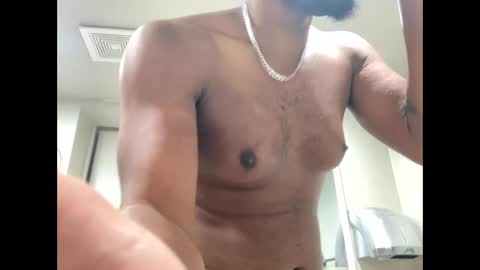 Snapshot of freakybubba chatting on 01-21-25, 04:27 Freakybubba online show from 01-21-25, 04:27