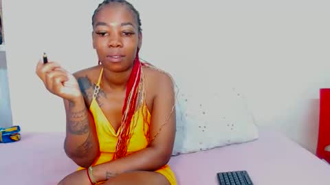 Snapshot of freakyscarlrt00 chatting on 09-25-25, 03:43 FreakyScarlet00 online show from 09-25-25, 03:43