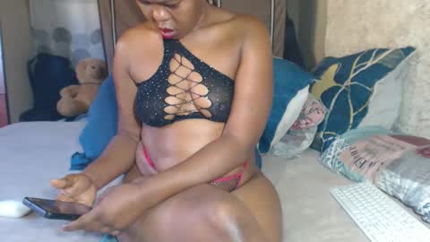 Snapshot of freakyteaser1990 chatting on 10-24-25, 06:10 Mandy online show from 10-24-25, 06:10