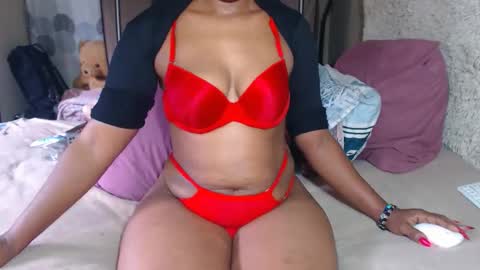 Snapshot of freakyteaser1990 chatting on 11-17-25, 05:35 Mandy online show from 11-17-25, 05:35