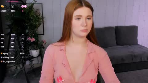 Snapshot of freckle_diyana chatting on 01-19-25, 03:50 Diyana online show from 01-19-25, 03:50