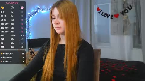 Snapshot of freckle_diyana chatting on 02-15-25, 11:03 Diyana online show from 02-15-25, 11:03