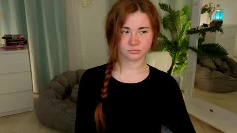 Snapshot of freckle_diyana chatting on 06-01-26, 02:02 Diyana online show from 06-01-26, 02:02