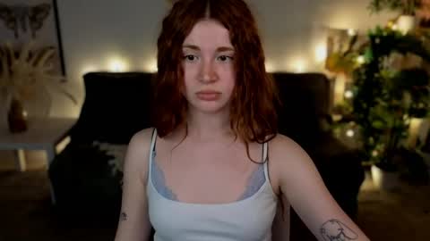 Snapshot of freckle_diyana chatting on 06-09-26, 06:52 Diyana online show from 06-09-26, 06:52