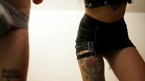 frecklesandjames online show from 11-23-25, 05:46