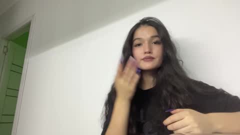 Snapshot of fredamedora chatting on 06-04-26, 04:13 Mia online show from 06-04-26, 04:13