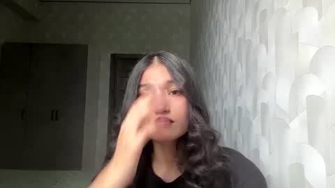Snapshot of fredamedora chatting on 06-20-26, 05:21 Mia online show from 06-20-26, 05:21
