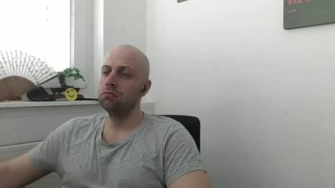 Snapshot of freddow chatting on 03-06-25, 10:09 freddow online show from 03-06-25, 10:09