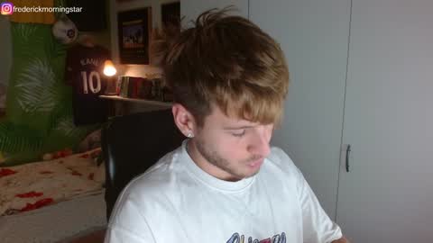 Snapshot of freddy_star chatting on 12-10-24, 08:38 Frederick Perin online show from 12-10-24, 08:38