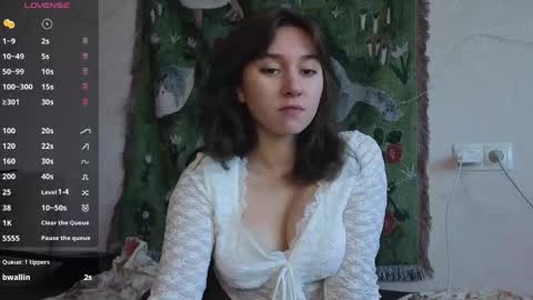 Mia online show from 05-21-26, 01:07