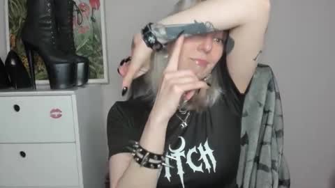 Anne online show from 06-09-26, 06:47