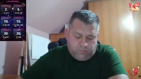 Snapshot of freeboy80180 chatting on 01-21-25, 06:12 freeboy80180 online show from 01-21-25, 06:12