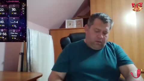 Snapshot of freeboy80180 chatting on 02-21-25, 04:37 freeboy80180 online show from 02-21-25, 04:37