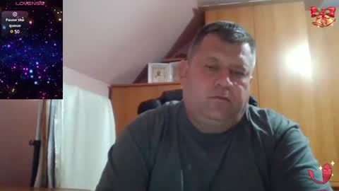 Snapshot of freeboy80180 chatting on 03-07-25, 06:43 freeboy80180 online show from 03-07-25, 06:43