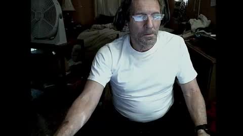 Snapshot of freedom_of_sexx chatting on 11-28-25, 03:36 freedom of sexx online show from 11-28-25, 03:36