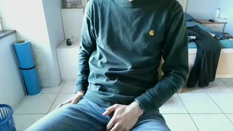 Snapshot of french_666999 chatting on 02-06-25, 08:50 French 666999 online show from 02-06-25, 08:50