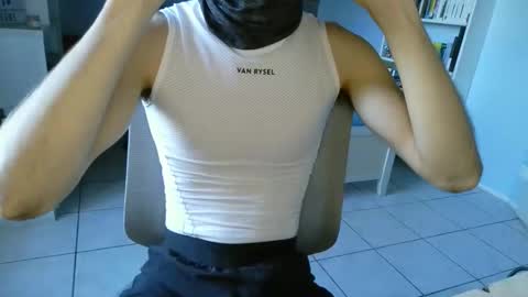 Snapshot of french_666999 chatting on 10-30-25, 09:22 French 666999 online show from 10-30-25, 09:22