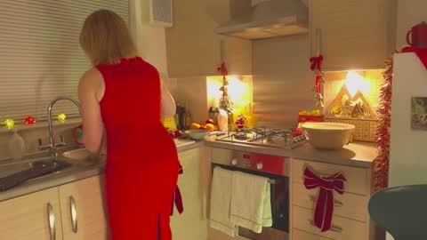 Snapshot of french_devotion chatting on 12-23-24, 07:41 Louise or Lou 3 online show from 12-23-24, 07:41