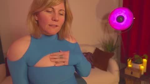 Snapshot of french_devotion chatting on 03-05-25, 07:17 Louise or Lou 3 online show from 03-05-25, 07:17