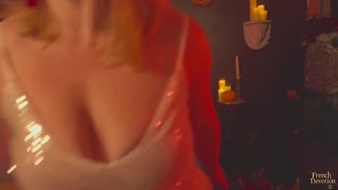 Snapshot of french_devotion chatting on 10-14-25, 06:20 Louise or Lou 3 online show from 10-14-25, 06:20