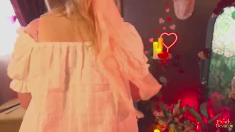 Louise or Lou 3 online show from 02-15-26, 02:47