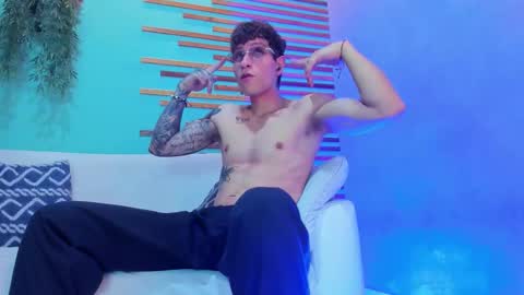 Xavier online show from 11-18-25, 07:18