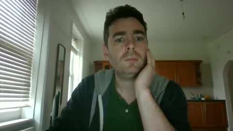 Snapshot of frenchbdmaninlondon chatting on 01-01-25, 01:16 Horny Paul online show from 01-01-25, 01:16