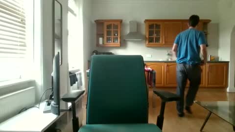 Snapshot of frenchbdmaninlondon chatting on 01-13-25, 12:02 Horny Paul online show from 01-13-25, 12:02