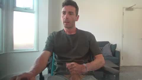 Snapshot of frenchbdmaninlondon chatting on 07-06-26, 12:57 Horny Paul online show from 07-06-26, 12:57