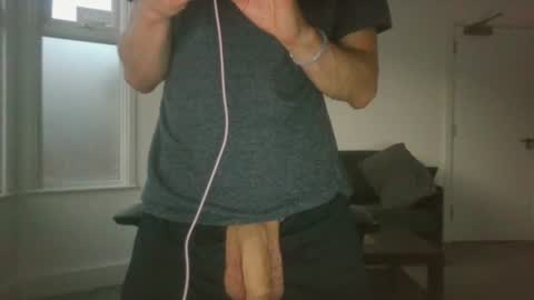 Snapshot of frenchbdmaninlondon chatting on 07-12-26, 08:33 Horny Paul online show from 07-12-26, 08:33