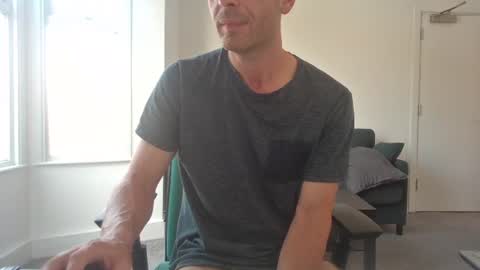 Snapshot of frenchbdmaninlondon chatting on 07-14-26, 01:28 Horny Paul online show from 07-14-26, 01:28