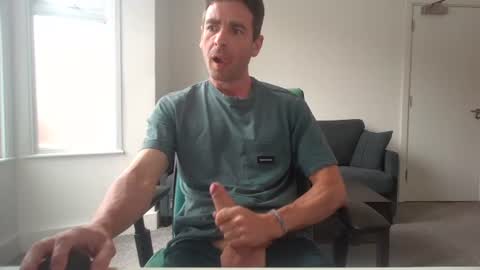 Snapshot of frenchbdmaninlondon chatting on 07-23-26, 02:15 Horny Paul online show from 07-23-26, 02:15