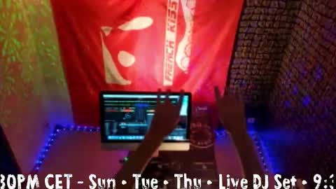 Snapshot of frenchkissdjfk chatting on 10-26-25, 04:35 frenchkissdjfk online show from 10-26-25, 04:35