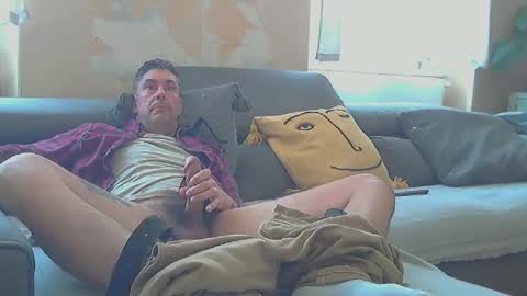 frenchpapalover online show from 02-21-25, 01:44