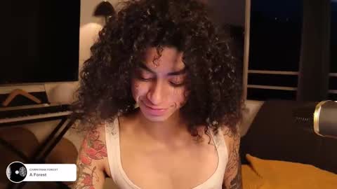 Snapshot of fresatanica chatting on 02-28-25, 10:41 Vale online show from 02-28-25, 10:41