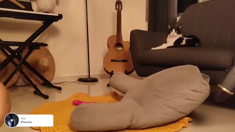 Snapshot of fresatanica chatting on 03-04-25, 02:06 Vale online show from 03-04-25, 02:06