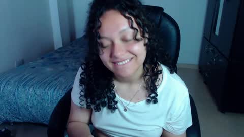 Snapshot of freud_x_louise1 chatting on 12-30-24, 09:16 Louise  online show from 12-30-24, 09:16