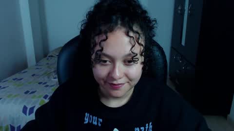 Snapshot of freud_x_louise1 chatting on 02-24-25, 02:08 Louise  online show from 02-24-25, 02:08