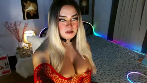 Snapshot of freya_lovestocum chatting on 06-22-26, 03:25 Miss Frea online show from 06-22-26, 03:25