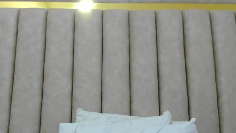 FreyaMoller  online show from 04-25-26, 07:22