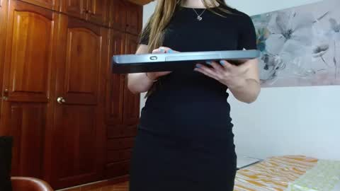 Snapshot of freyanatural chatting on 01-11-25, 12:22 freyanatural online show from 01-11-25, 12:22