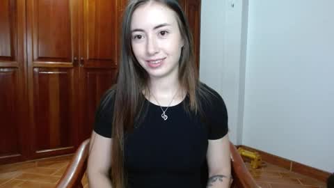 Snapshot of freyanatural chatting on 02-06-25, 02:22 freyanatural online show from 02-06-25, 02:22